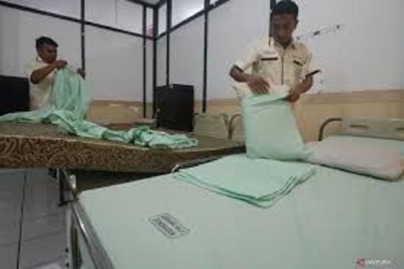 Cara menghilangkan noda kuning bekas keringat di bantal
