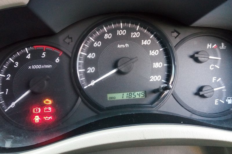 Lampu check engine kendaraan menyala? Ini penyebab dan solusinya