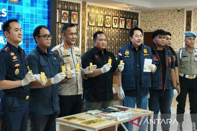 Polda Sulut gagalkan penyelundupan 16 batang emas ke luar negeri